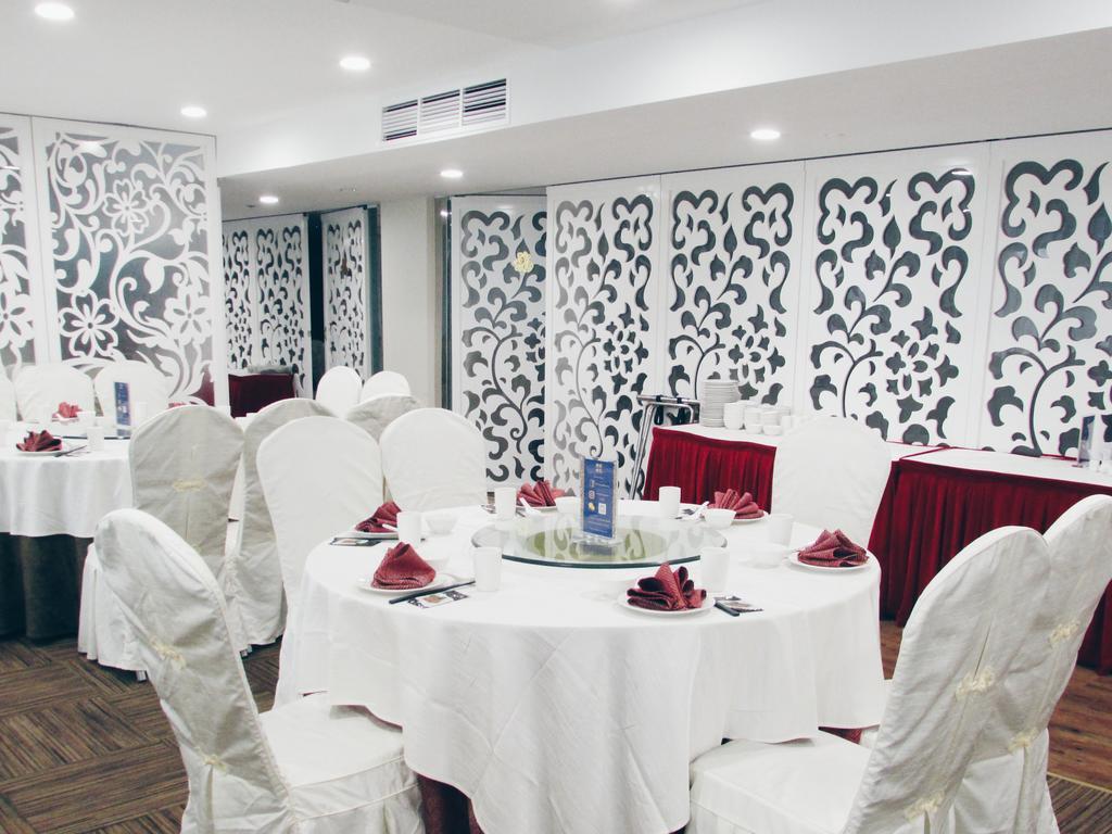 Relc International Hotel Singapore Exterior photo